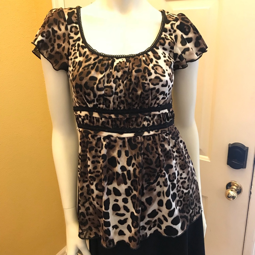 Flutter Sleeve Blouse by AB Studio
Size: Small